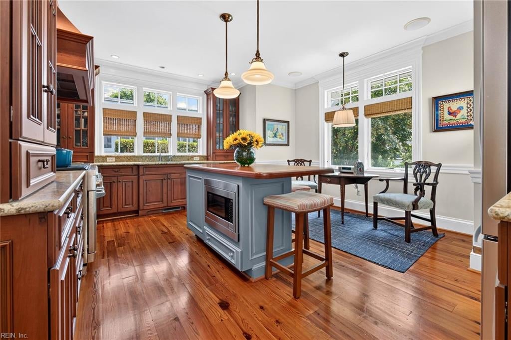 312 Mace Hill ST