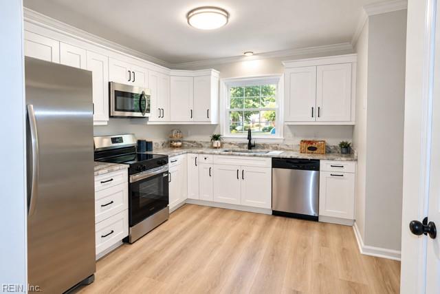 112 Wellesley DR