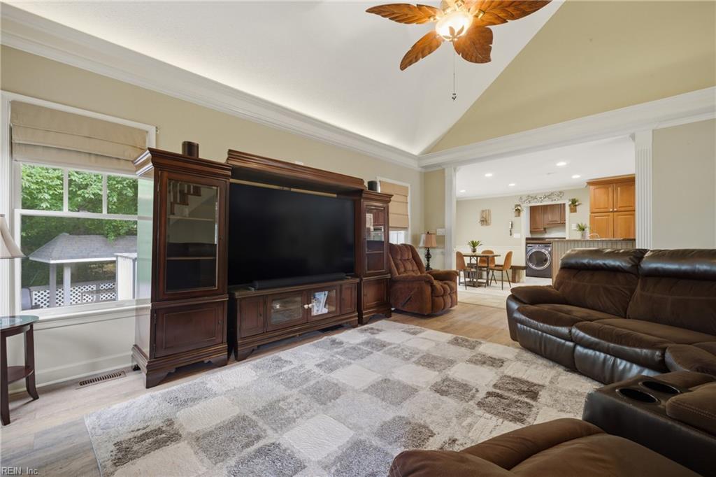108 Lake Pointe DR