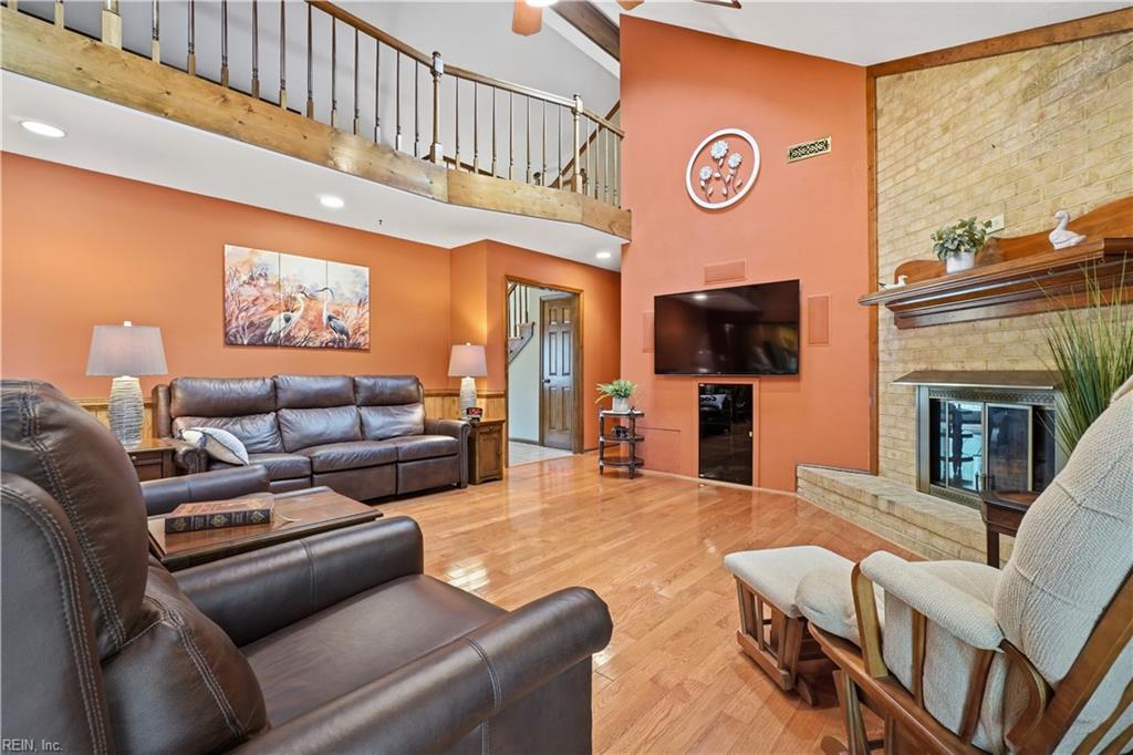 4724 Woodwind WAY