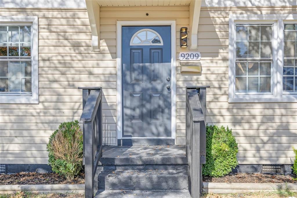 9209 Atwood AVE