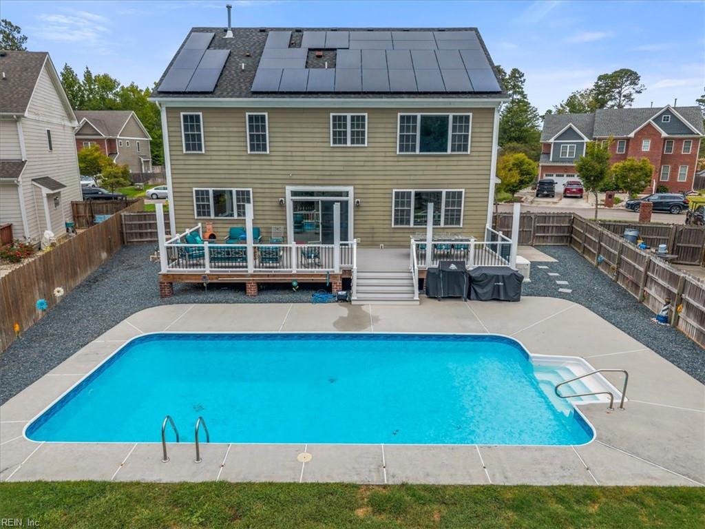 1817 Chloe LN