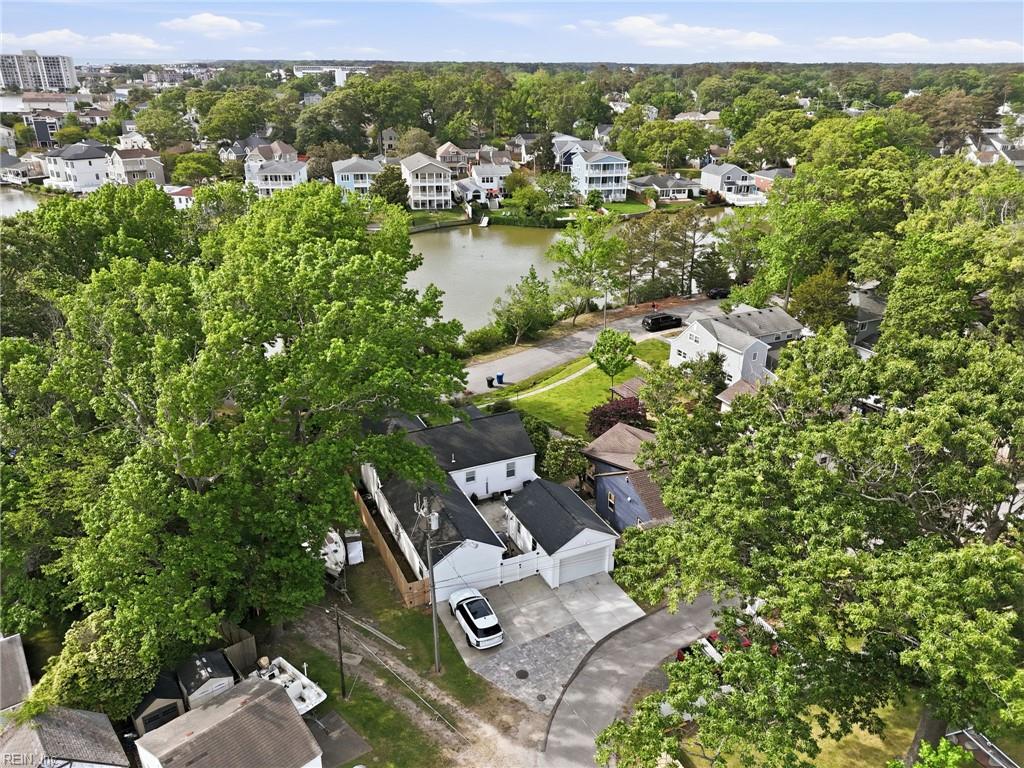 481 Lakewood CIR