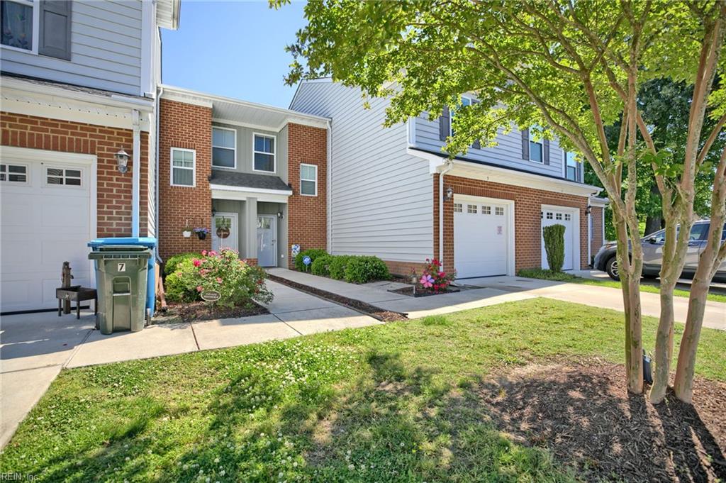 9 Franklin LN