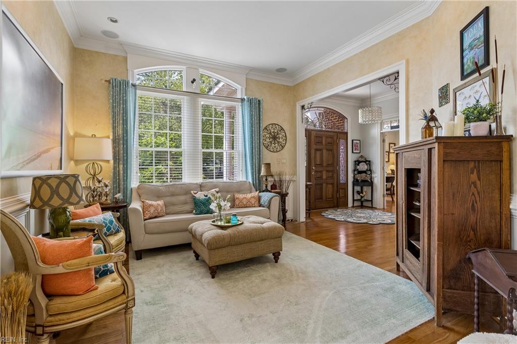 220 Olde Pond LN