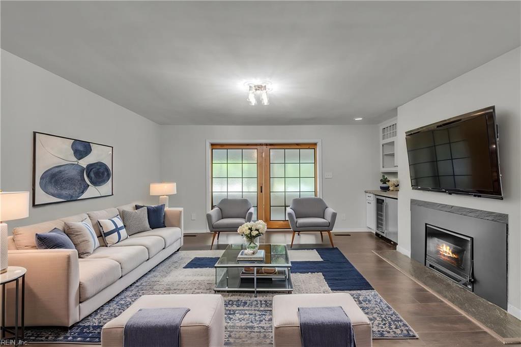 237 James River Dr DR
