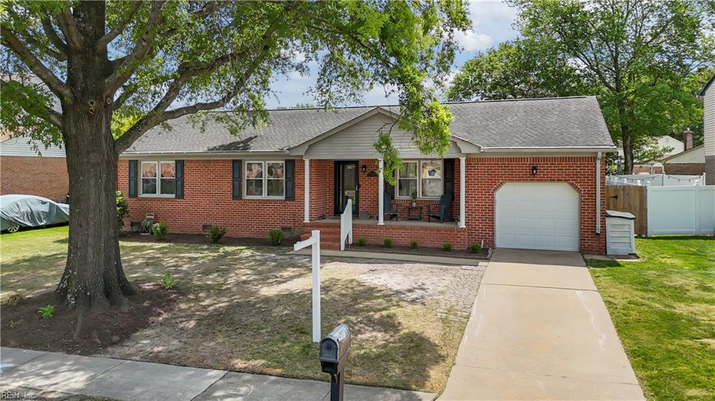 5404 Peggy CIR