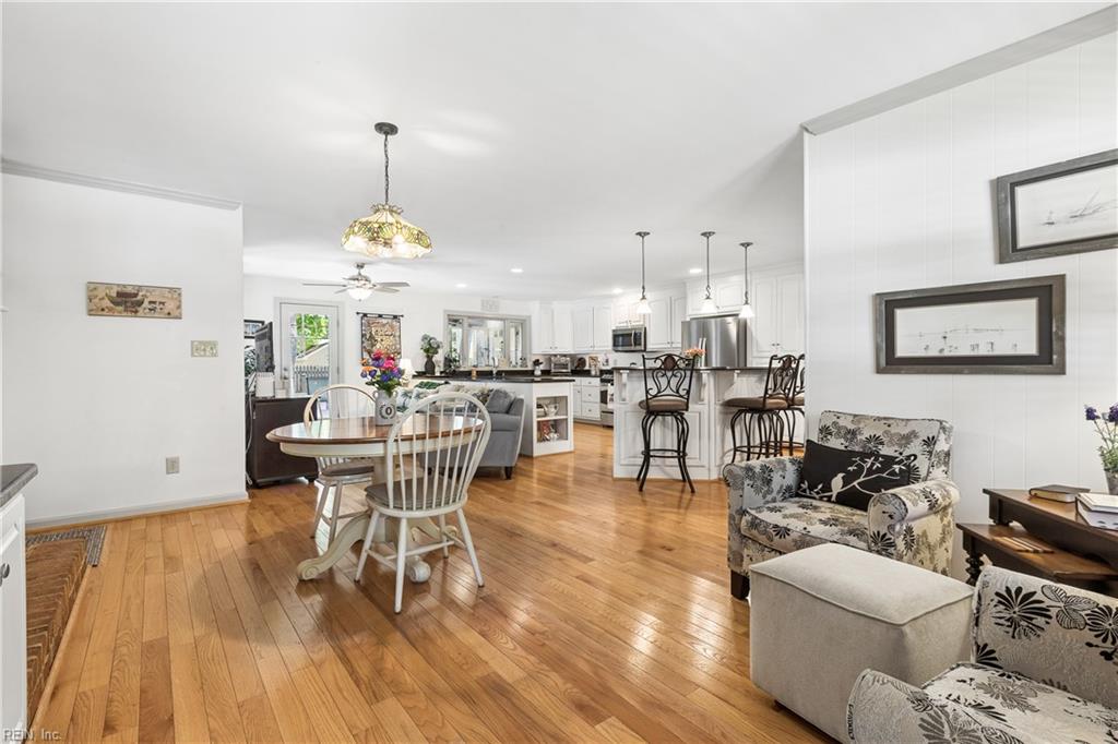 8 Bradford CIR