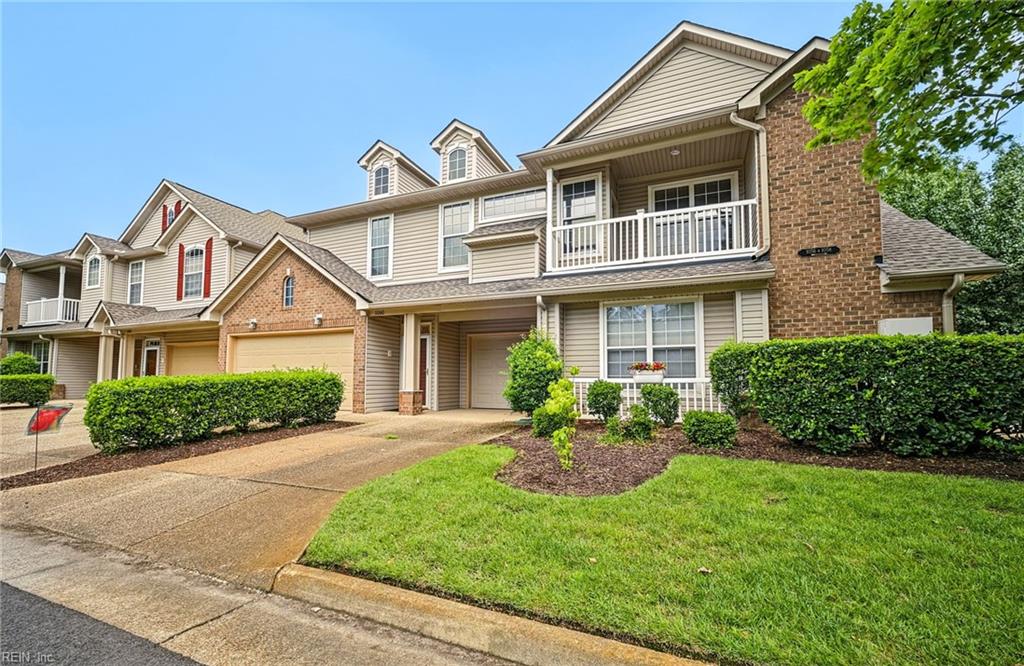 1060 Grand Oak LN