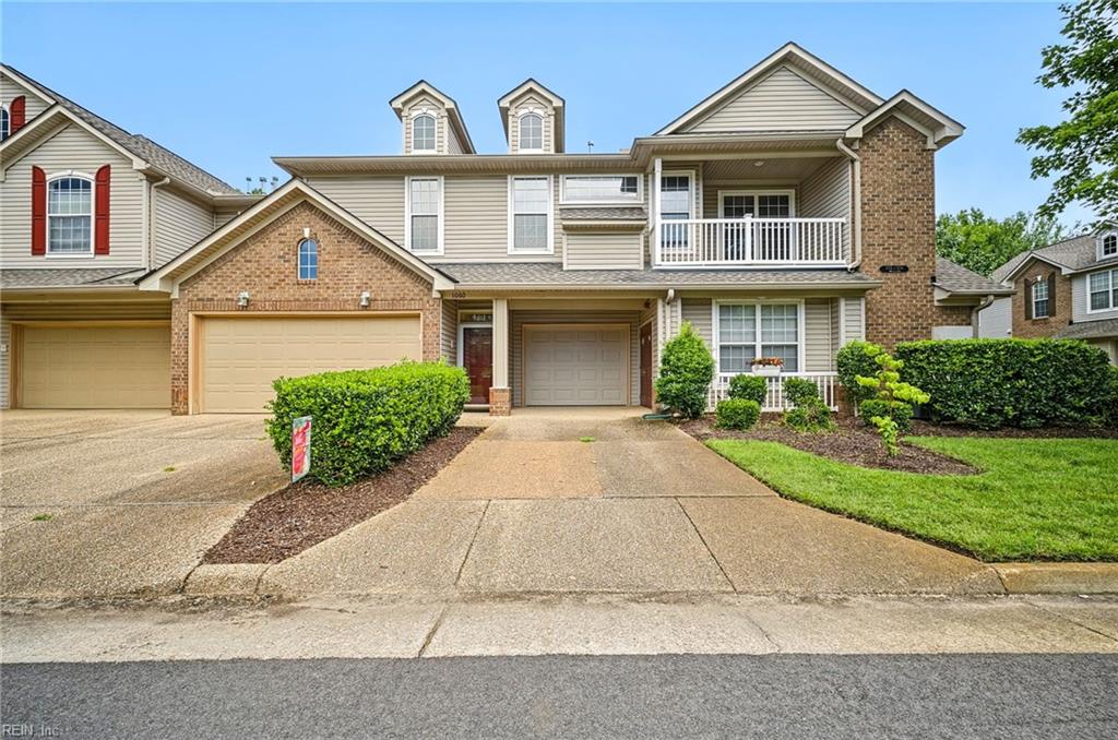 1060 Grand Oak LN