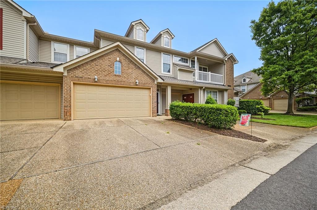 1060 Grand Oak LN