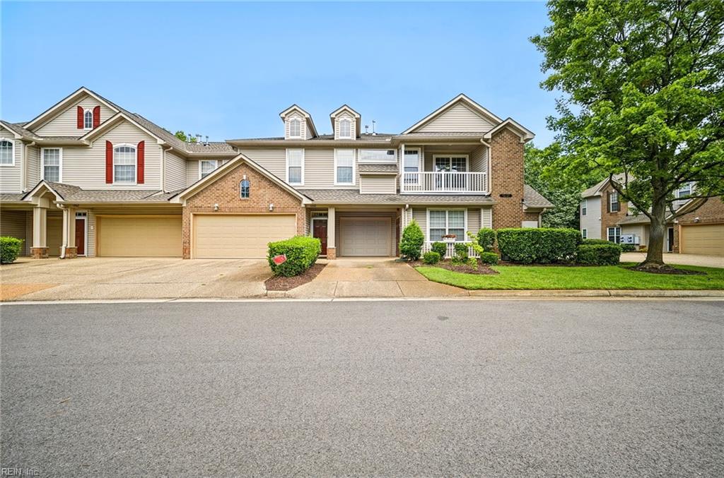 1060 Grand Oak LN