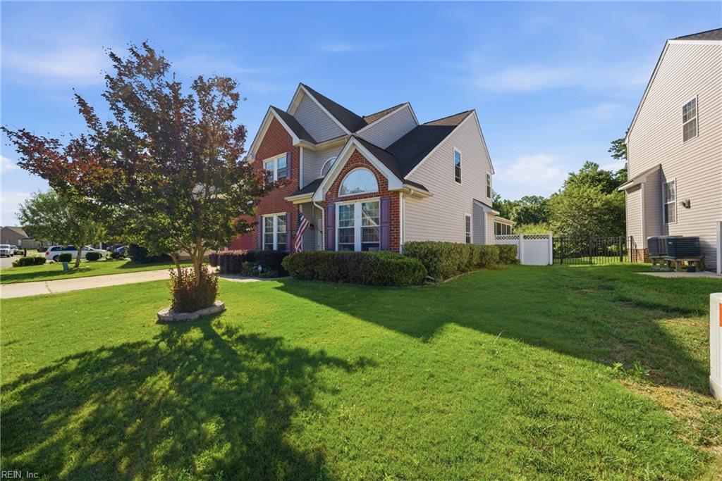 123 Lakes Edge DR