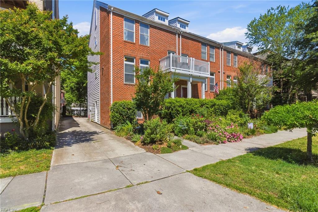 1401 Colonial Ave