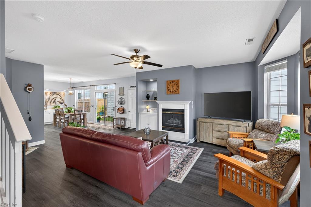 2304 Barnsely CT
