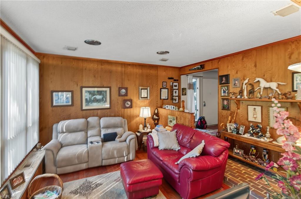 682 Princess Anne RD