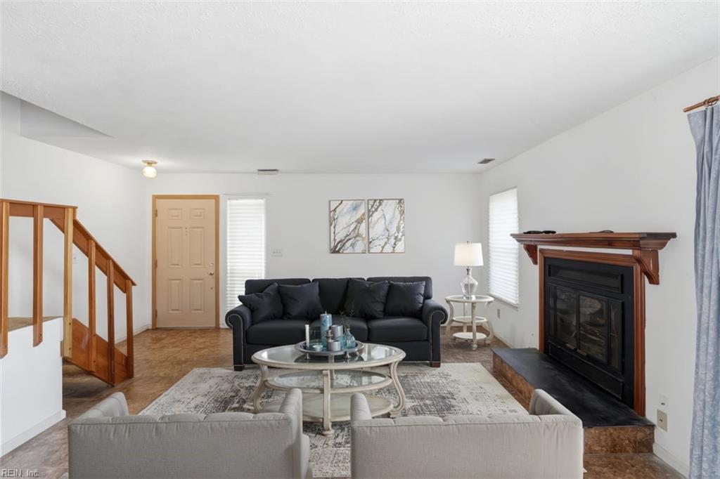 5207 Calico CT