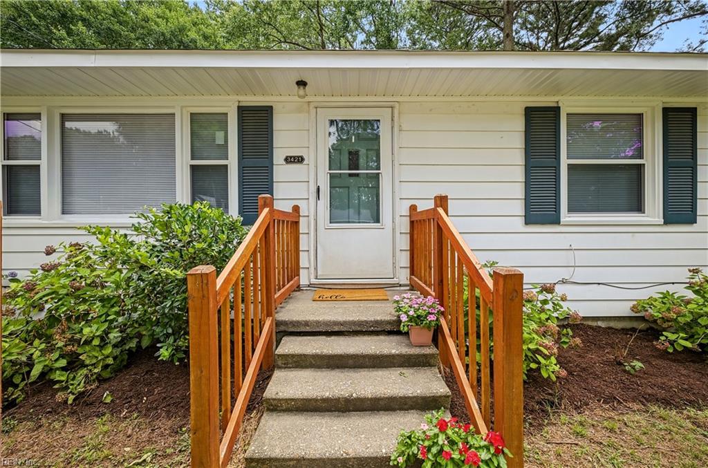 3421 W Weaver RD