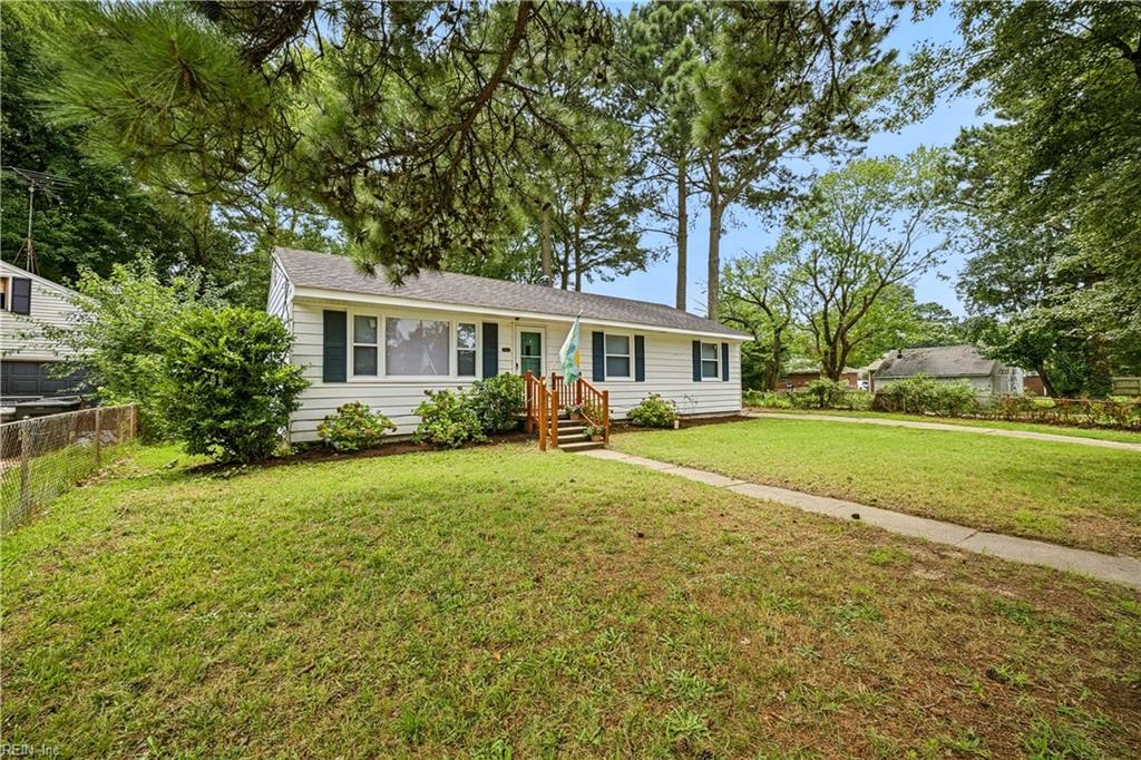 3421 W Weaver RD