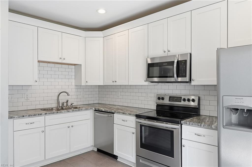 4950 Cypress Point CIR 103