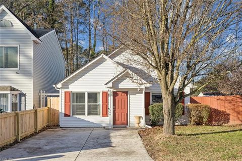 348 Pear Ridge CIR Newport News VA 23602