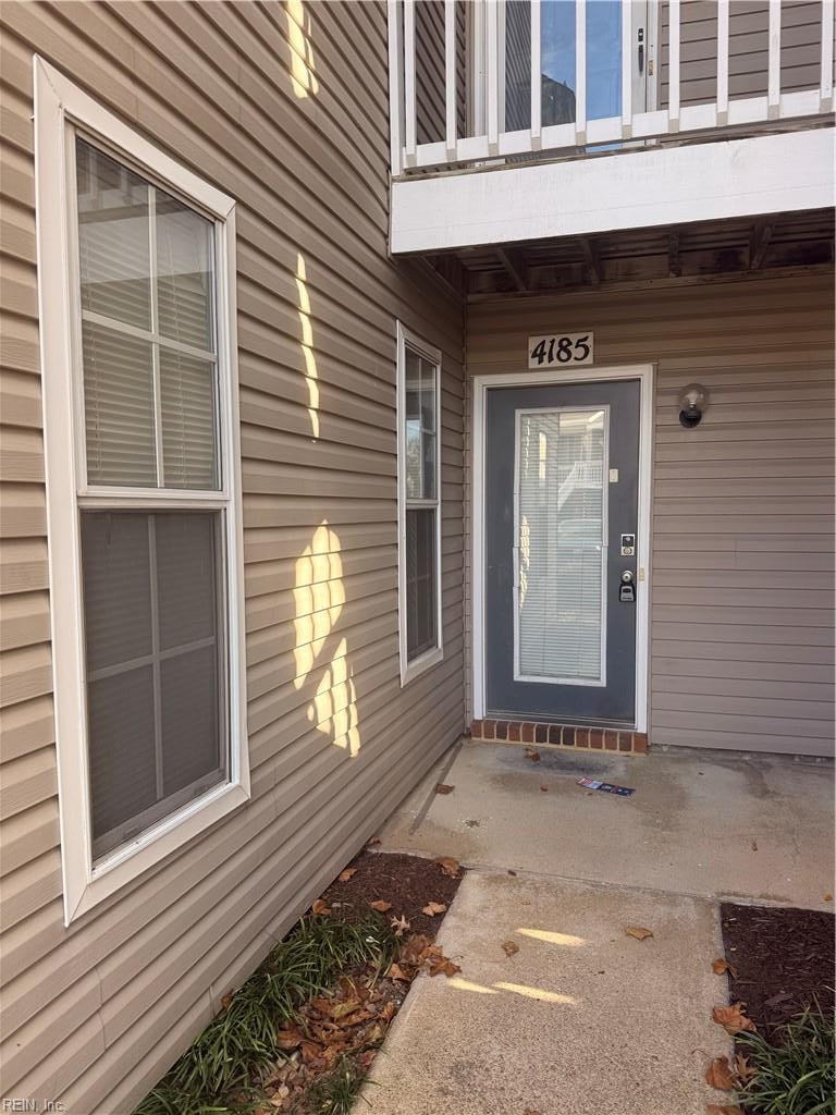 4185 Laurel Green CIR