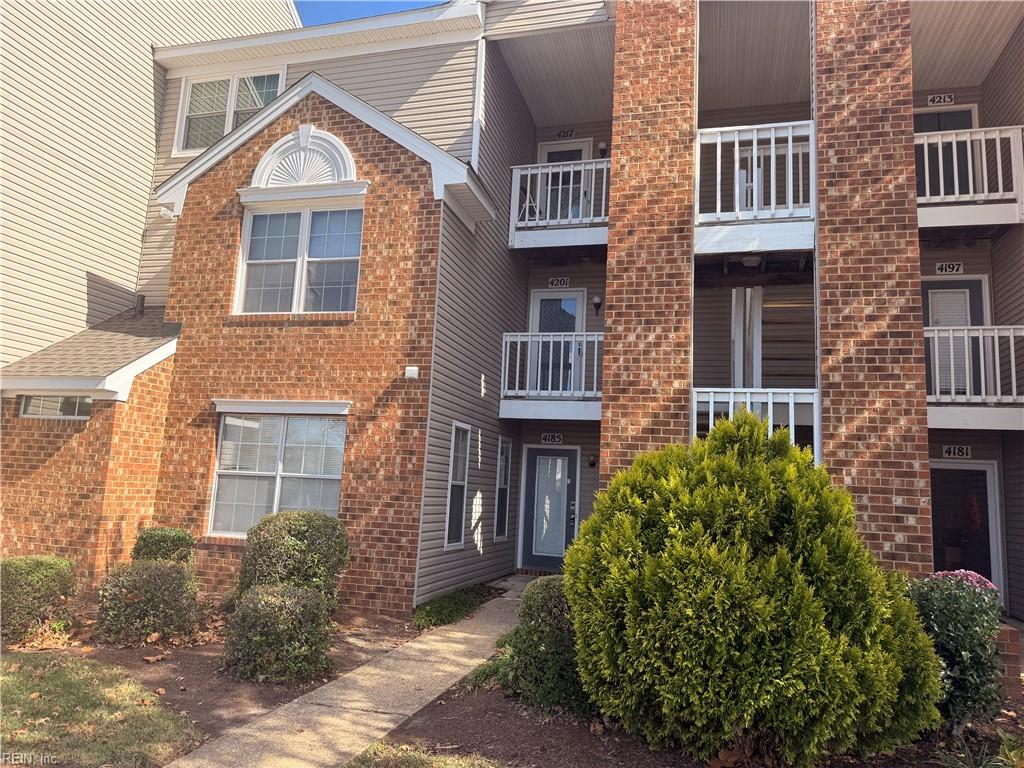 4185 Laurel Green CIR