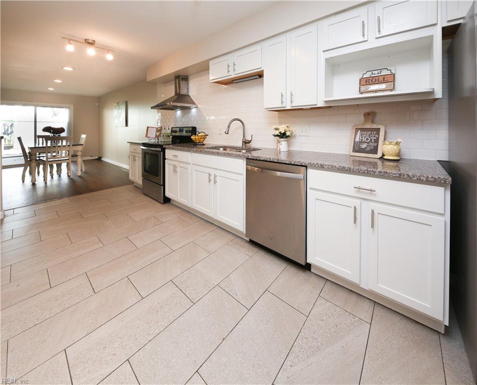 1238 Captain Adams CT