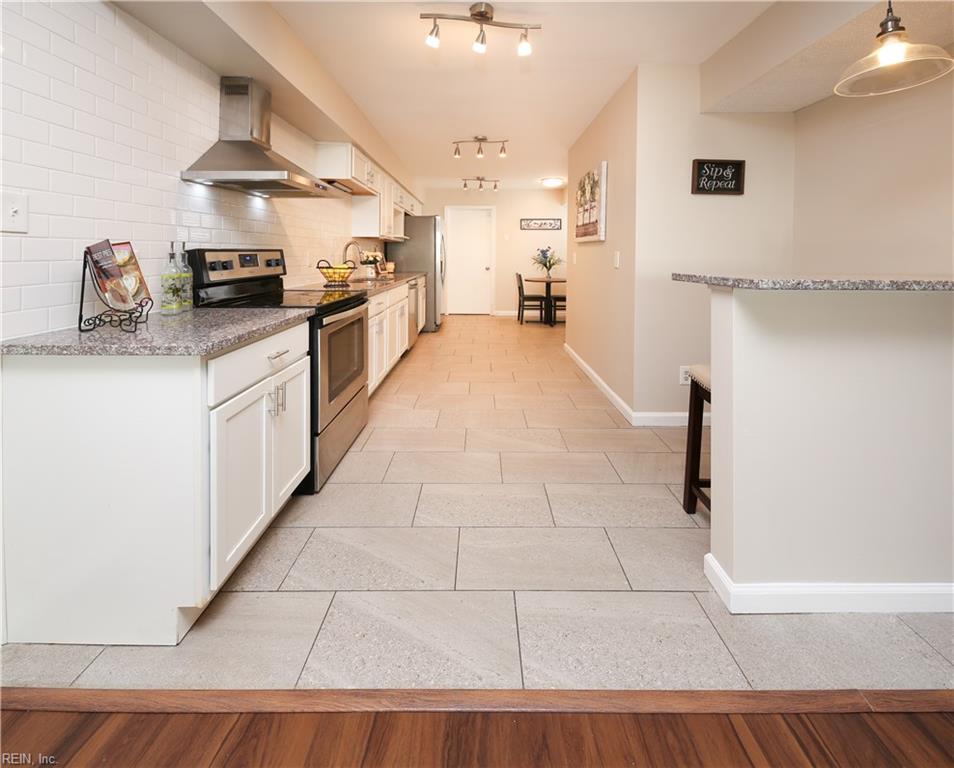 1238 Captain Adams CT