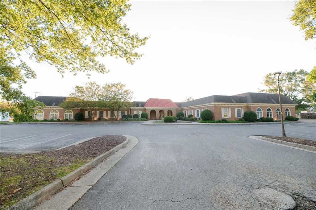 401 Oyster Point RD