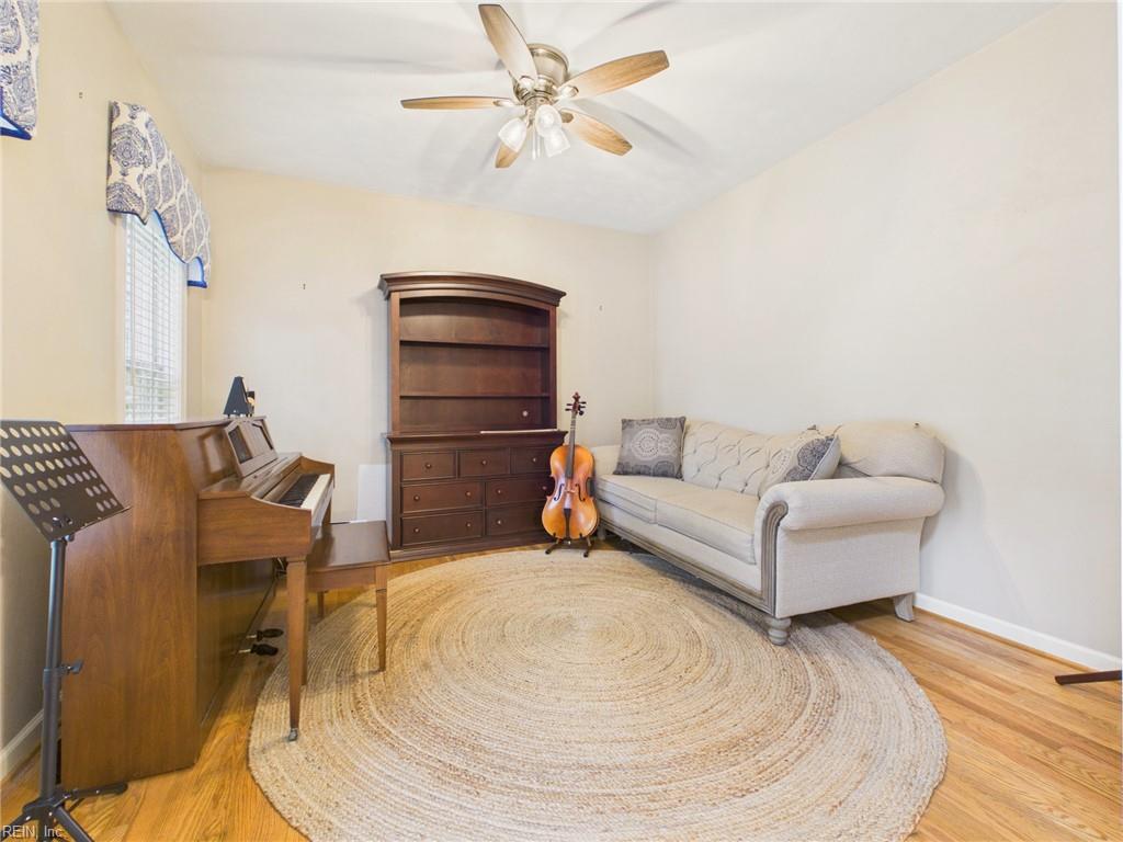 804 Chris CT