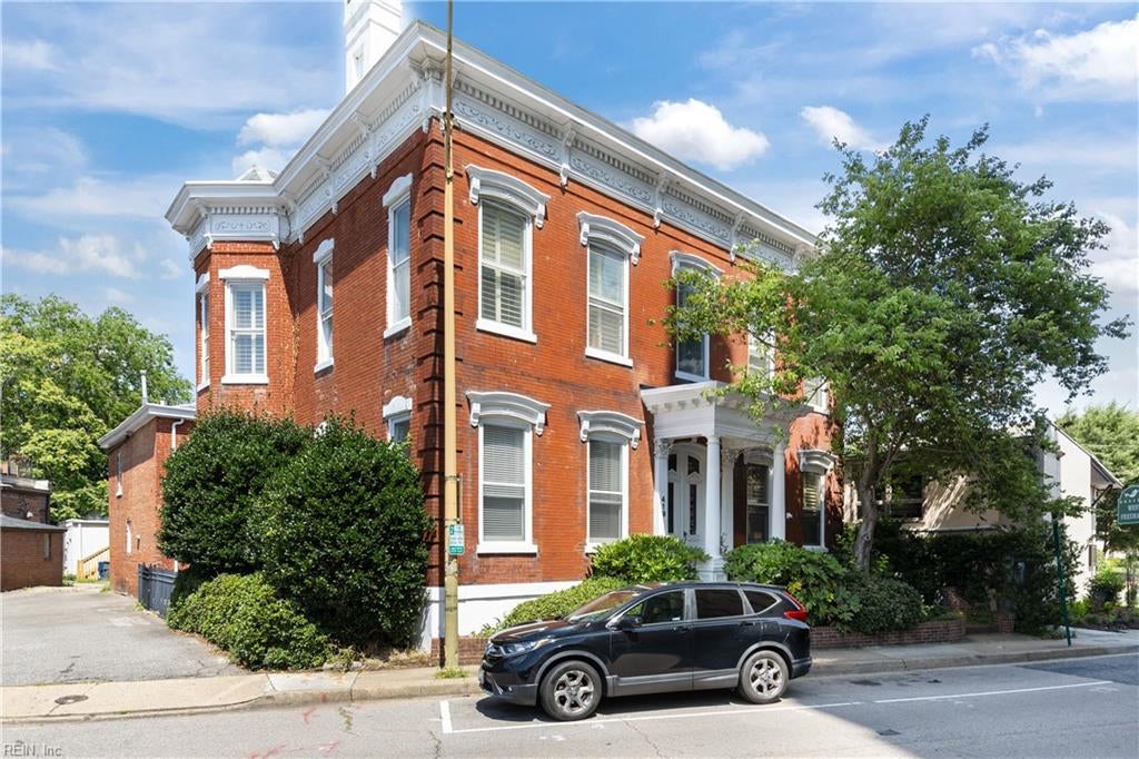 419 Duke ST 1