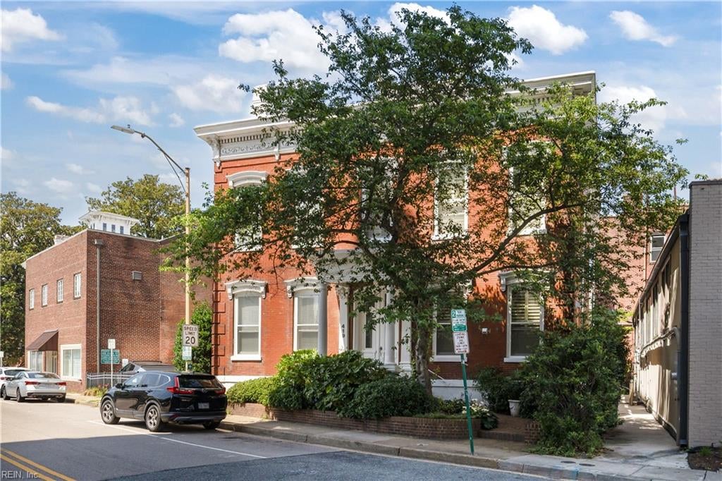 419 Duke ST 1
