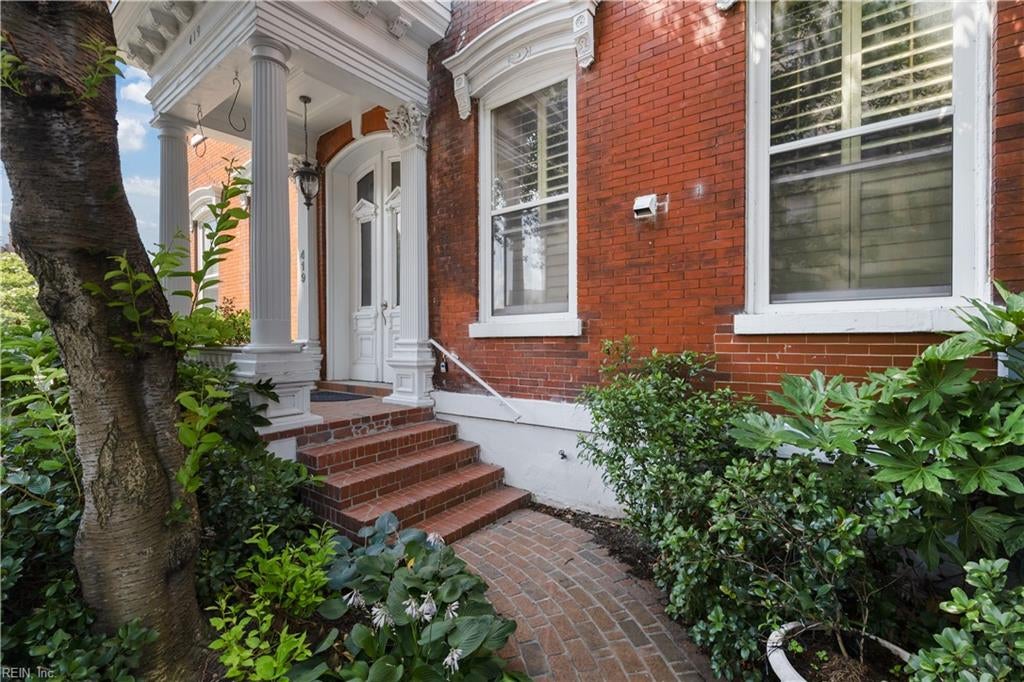 419 Duke ST 1