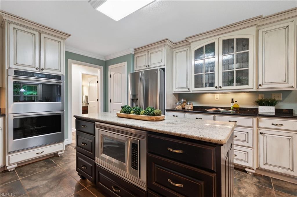 1120 Kathleen LN