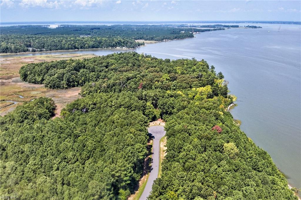 270 Lawnes Neck DR