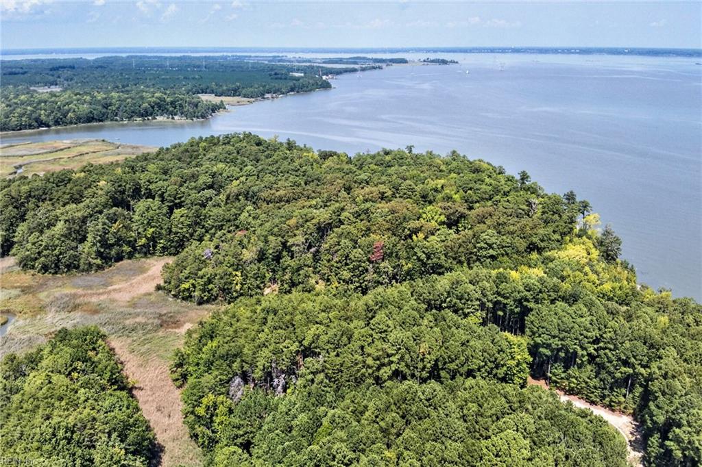 270 Lawnes Neck DR