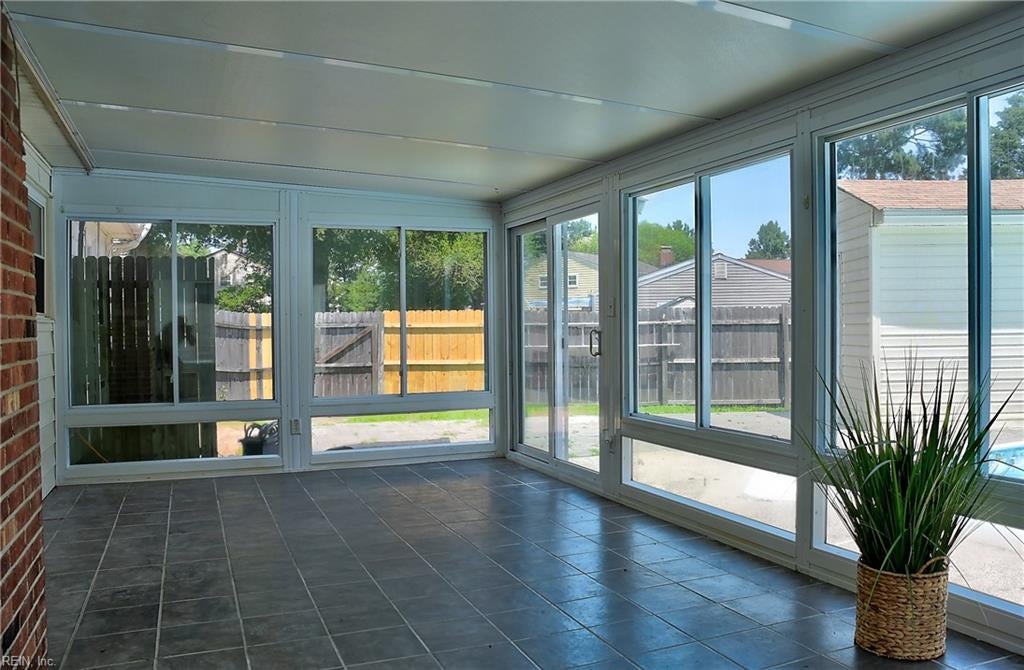 600 Sandy Springs LN