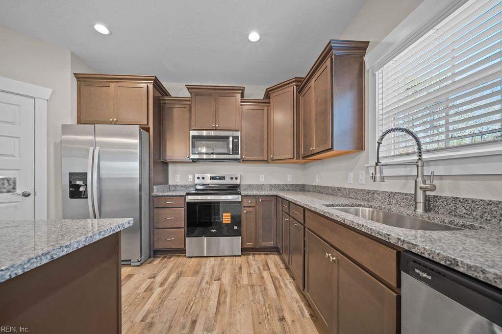 23057 Lake CT