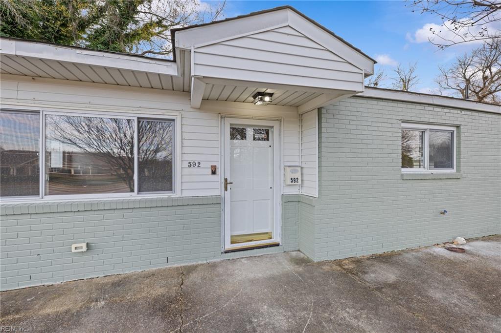 592 N Witchduck RD