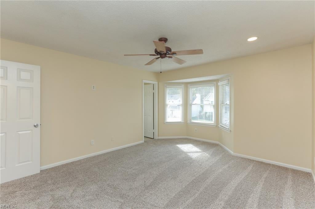 1325 Debbs LN