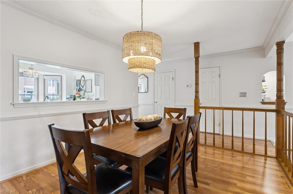 972 Colonial Meadows WAY