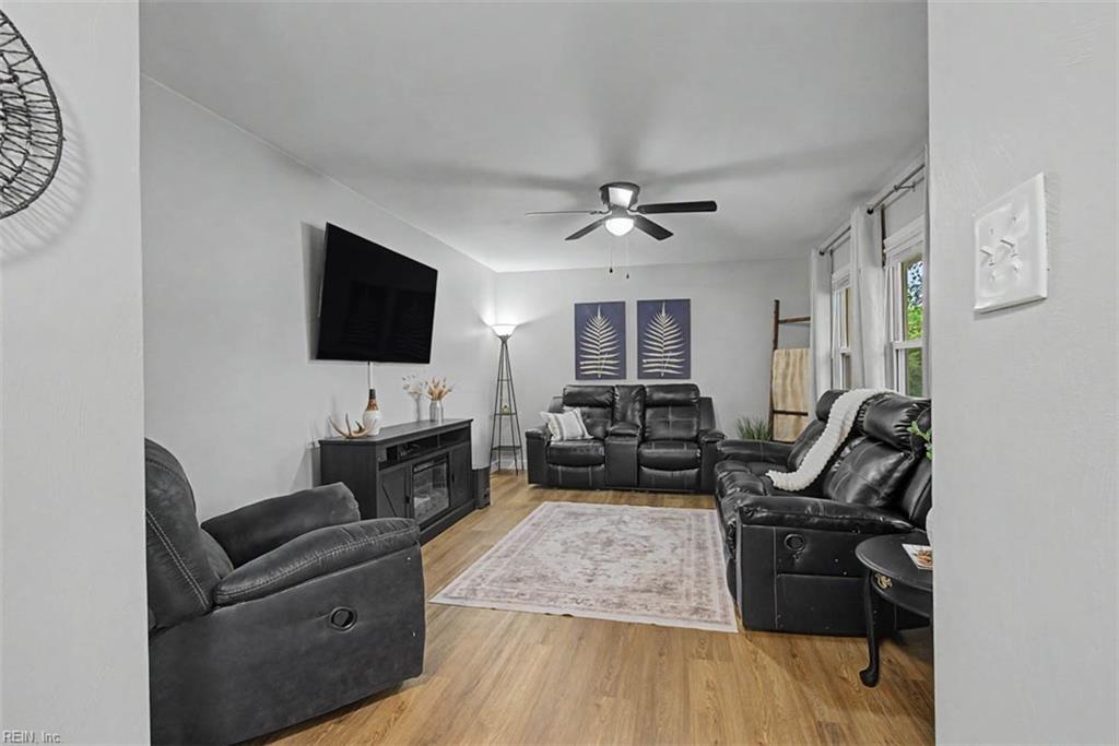 4925 Vico DR
