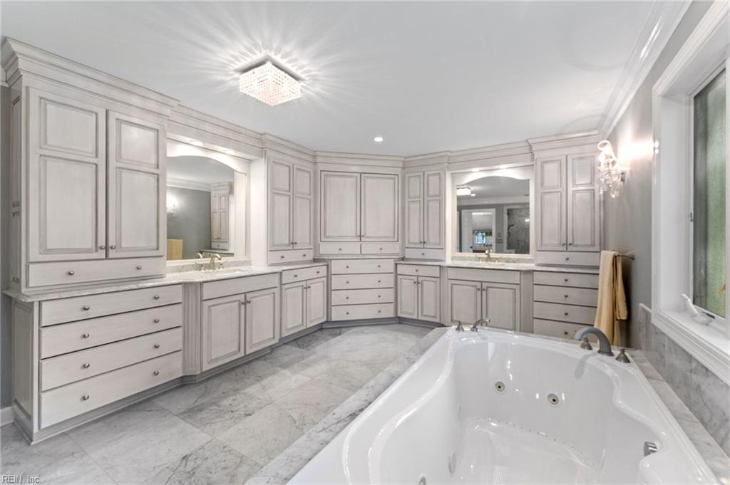 1831 Sawgrass Pointe DR