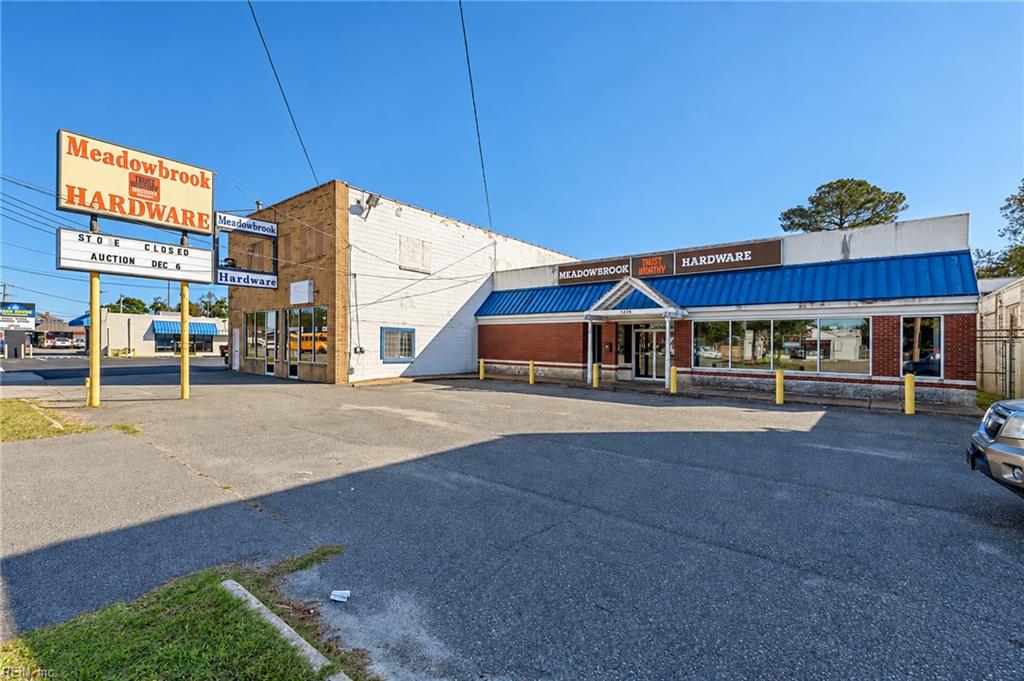 1215 W Little Creek RD