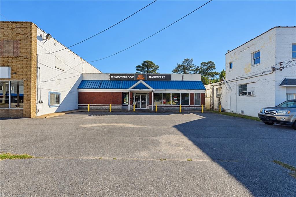 1215 W Little Creek RD
