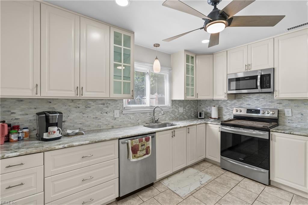 3737 Silina DR