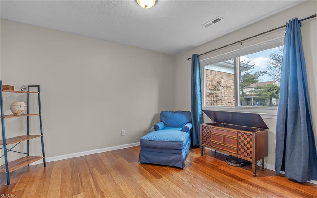 545 Prince Of Wales DR