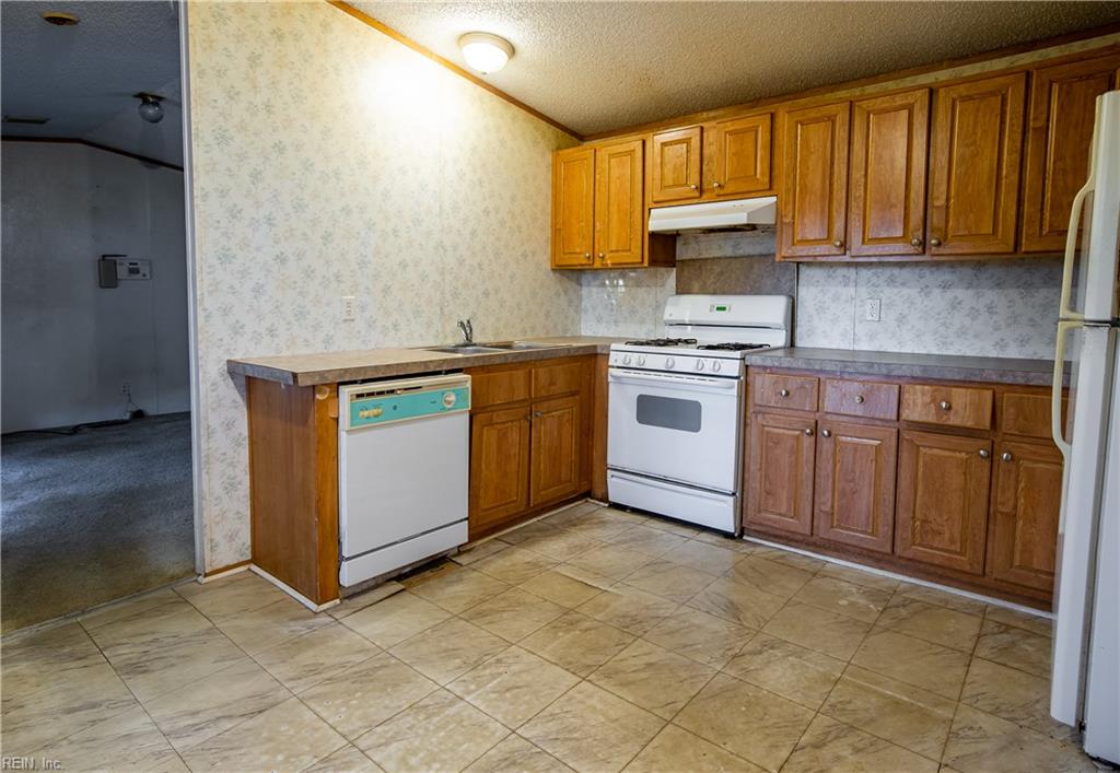 1329 Old Clubhouse RD