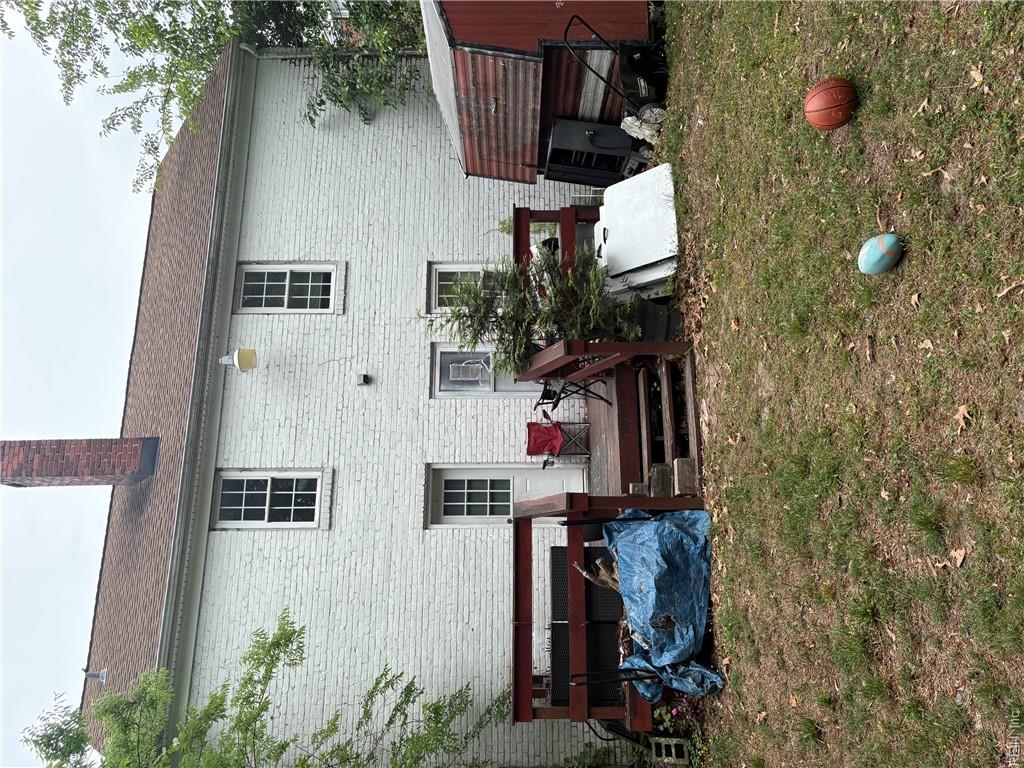 121 Armstrong DR